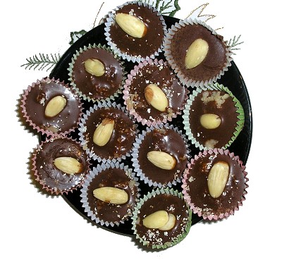 Vánoční cukroví - Čokooříškové  šohajky - nepečené Vánoční cukroví - Čokooříškové  šohajky - nepečené