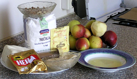 Domácí jablkový štrůdl - jablečný závin + foto postup